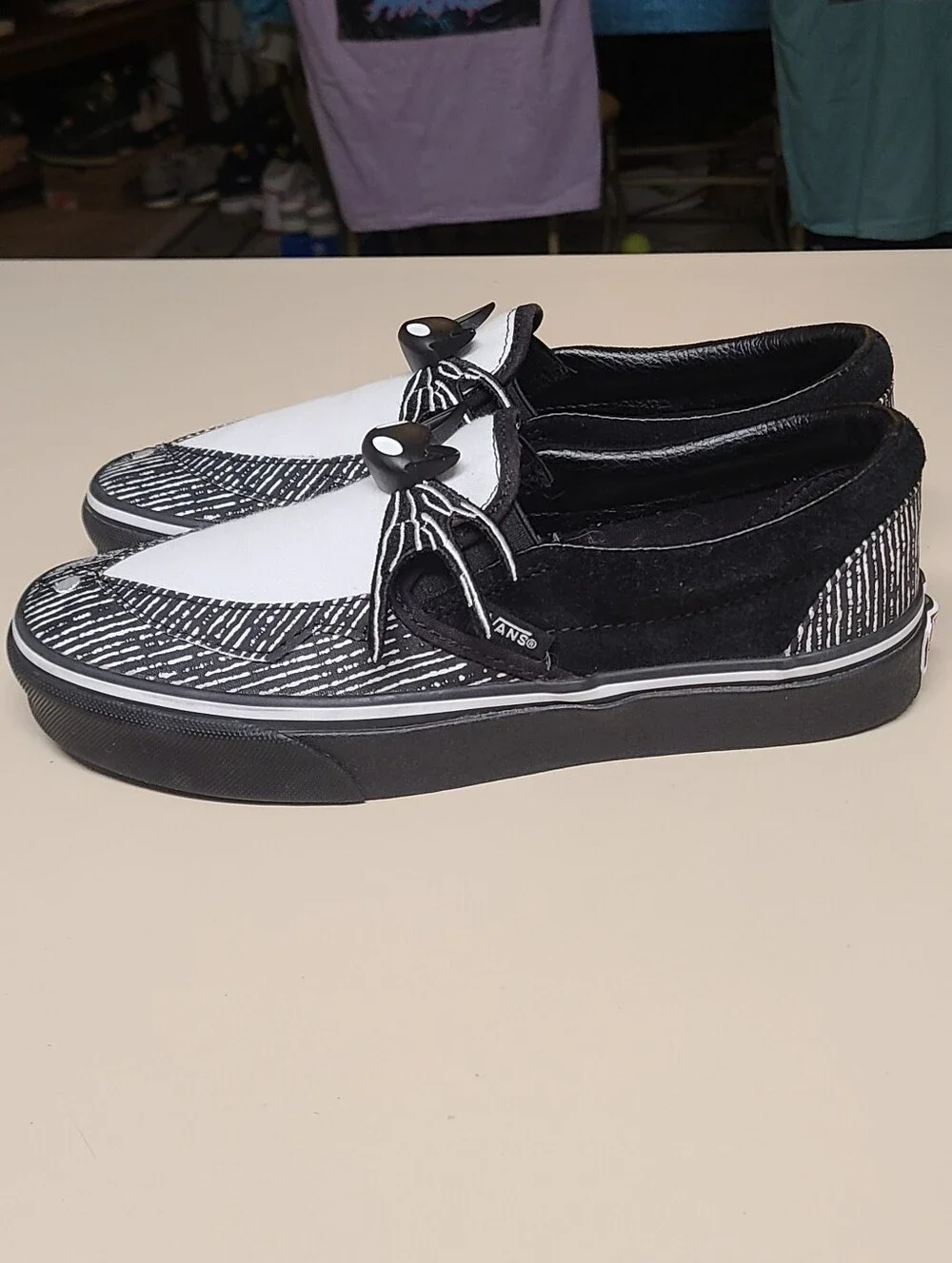 Vans X Nightmare Before Christmas Jake Skellington classic slip on sneakers Sz 8